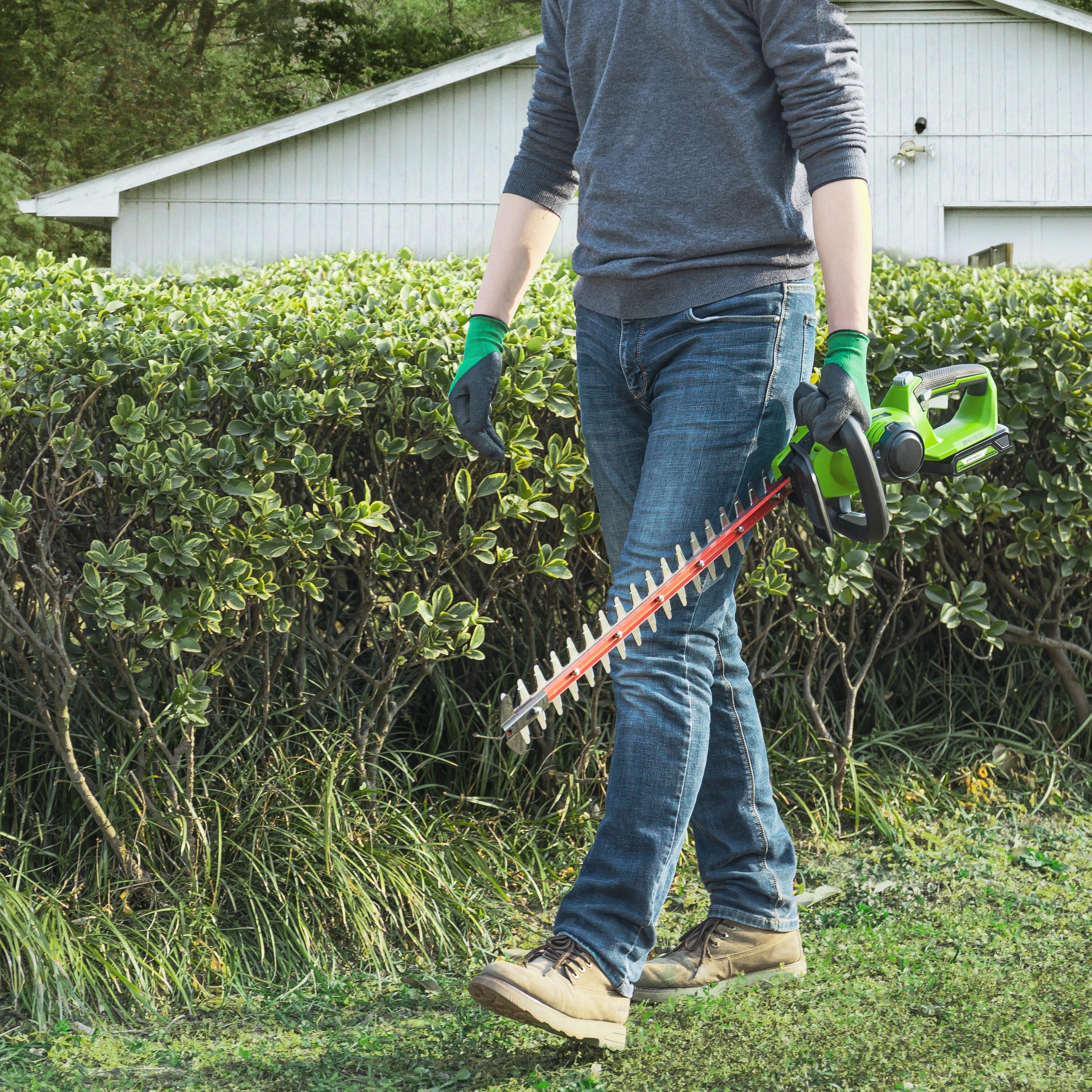 24V Hedge Trimmer 61cm - 2Ah Battery
