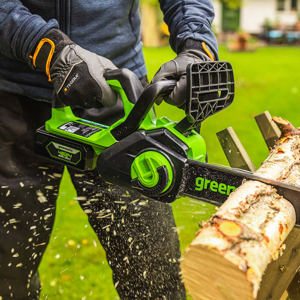 24V Chainsaw 30cm - 4Ah Battery