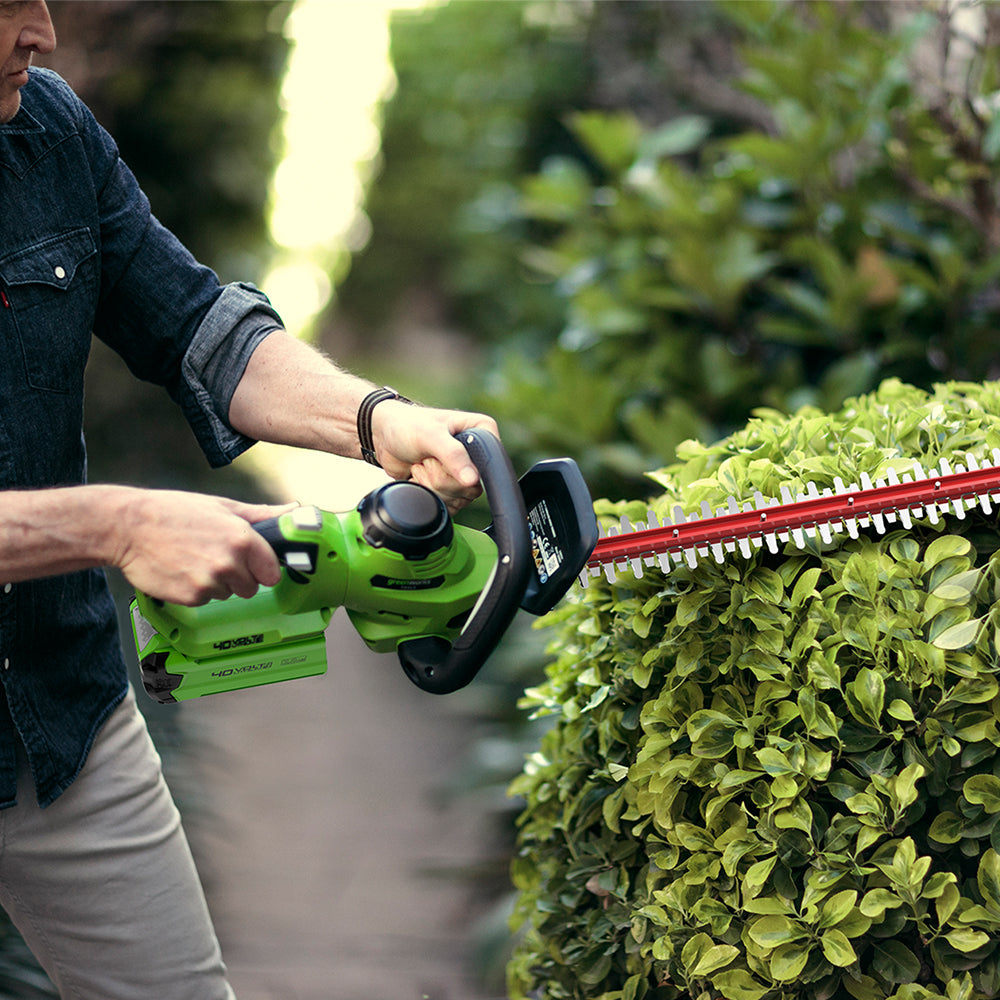 40V Hedge Trimmer 61cm - 2Ah Battery
