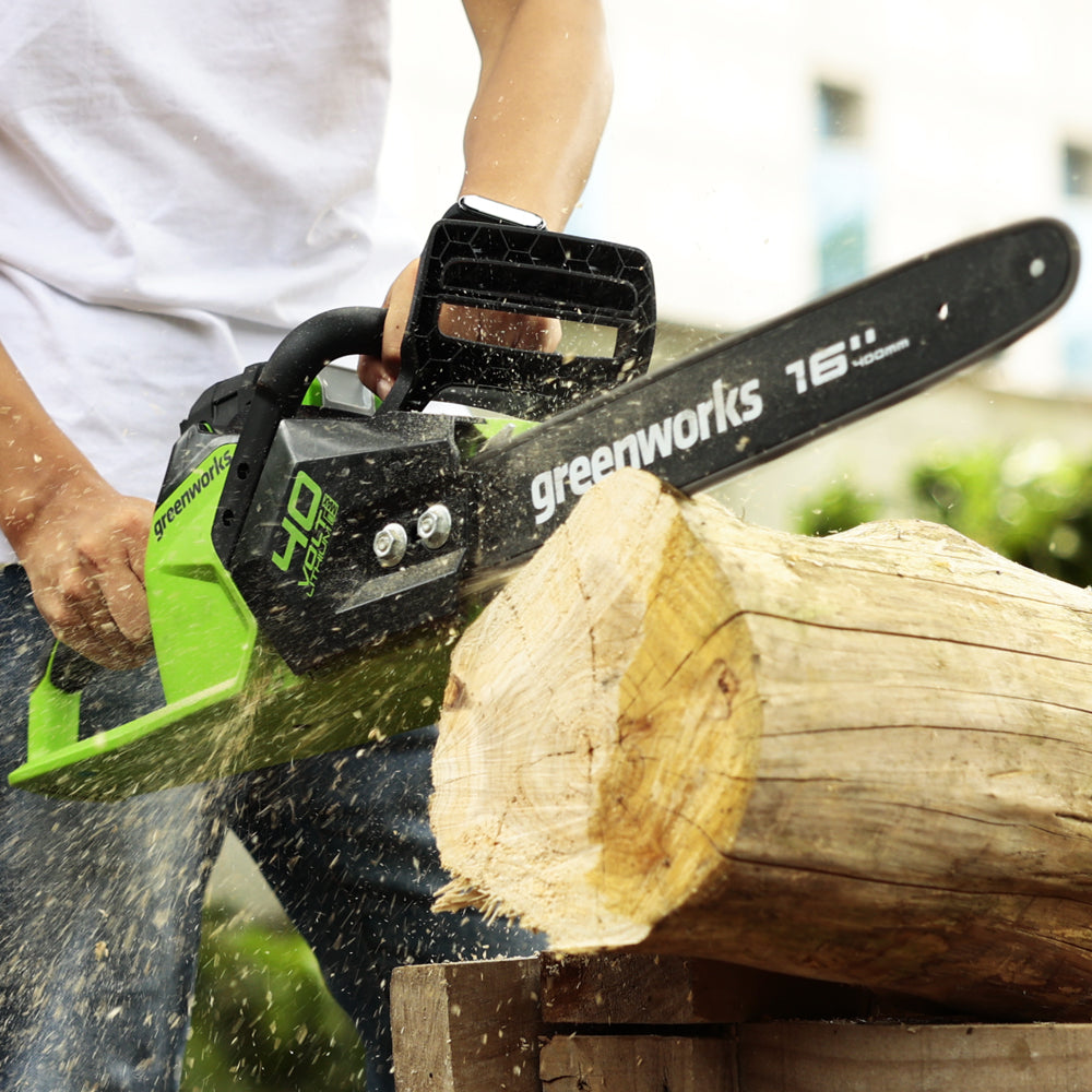 40V Chainsaw 40cm 1,8 kW - 2x 2Ah Battery